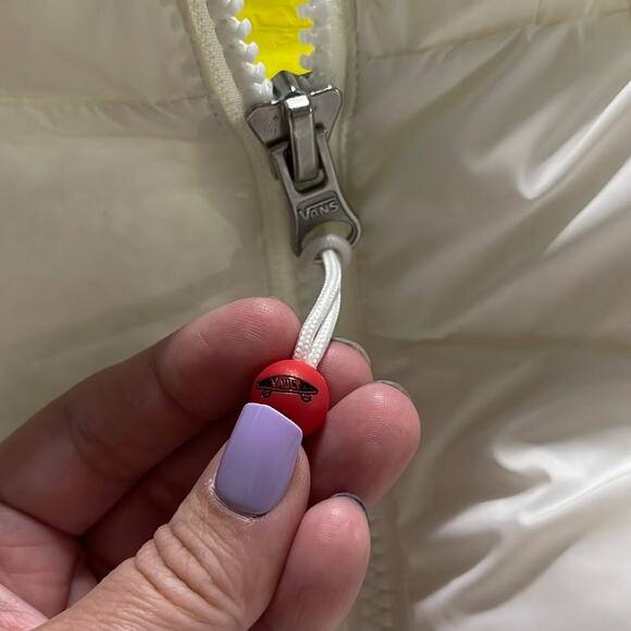 Vans X Deaton Chris Anthony Marshmallow White Puffer Jacket Unisex Size M NWT - Picture 5 of 11